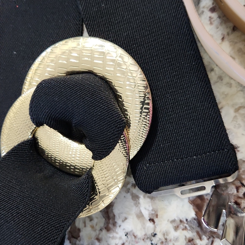 Assorted belts - Picture 4 of 5
